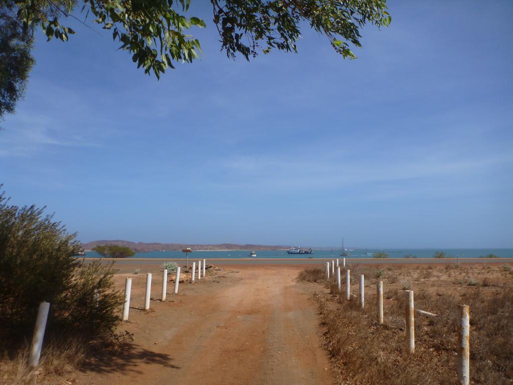 Dampier Mermaid Hotel Karratha Bagian luar foto