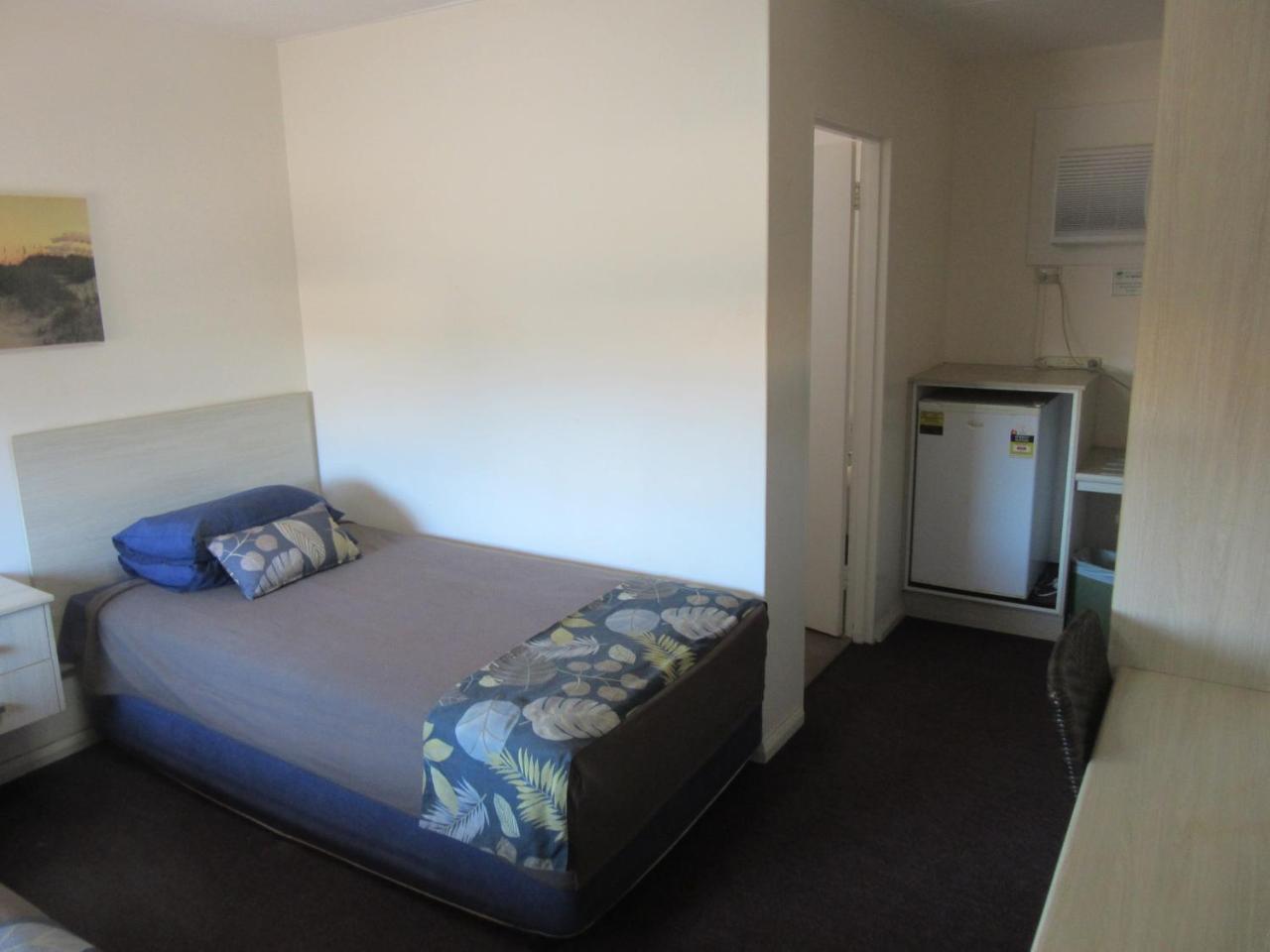 Dampier Mermaid Hotel Karratha Bagian luar foto