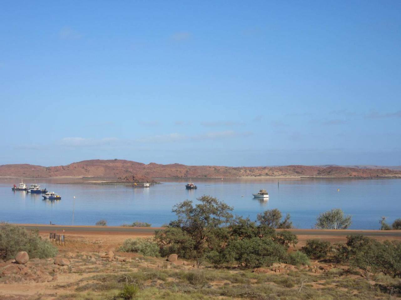 Dampier Mermaid Hotel Karratha Bagian luar foto